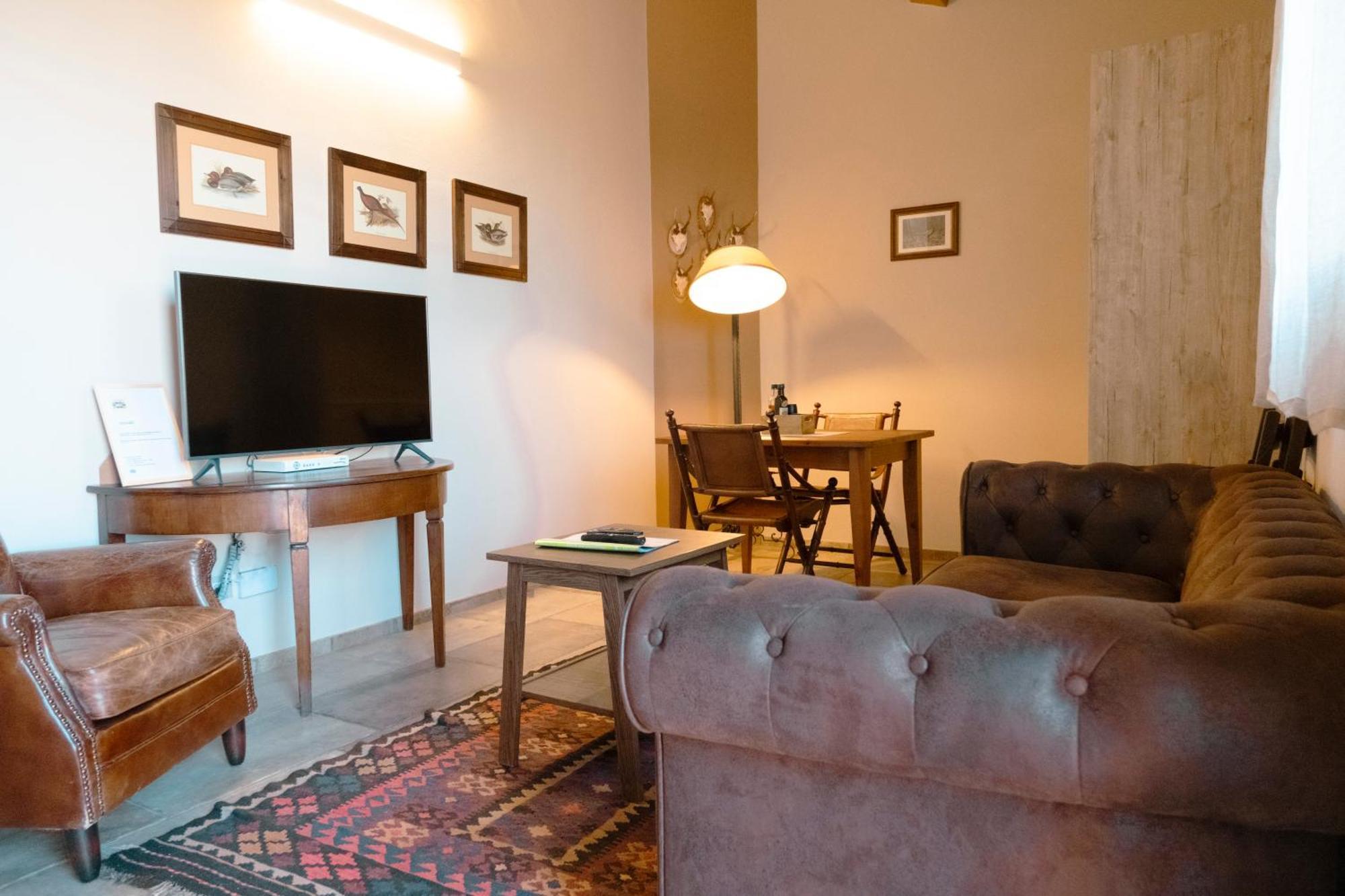 Agriturismo Cheloni Guasticce Екстериор снимка